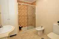 In-room Bathroom Apto. Plaza Andalucia