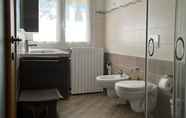 ห้องน้ำภายในห้อง 4 Cosy, pet Friendly Apartment in Portula, Italy