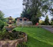 Ruang Umum 3 Maple 2 Bedroom Luxury Lodge in Mid Wales