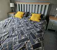 Bilik Tidur 4 Maple 2 Bedroom Luxury Lodge in Mid Wales