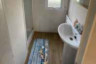 In-room Bathroom Impeccable 4-bed Caravan in Clacton-on-sea