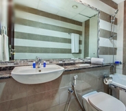 ห้องน้ำภายในห้อง 6 Elegant Apt In Al Barsha South