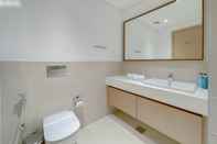 In-room Bathroom Lavish Living Along the Dubai Creek