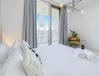 Kamar Tidur 2 Lavish Living Along the Dubai Creek