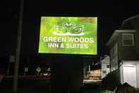 ภายนอกอาคาร Greenwoods Inn & Suites