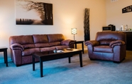 Common Space 5 1 Bedroom Lake View Villa - Unit 102