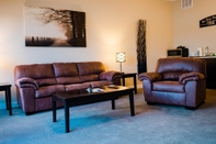 Common Space 1 Bedroom Lake View Villa - Unit 102