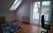 Bedroom 7 Boardingrooms Direct A8, Close to Stuttgart, 25min