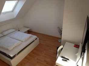 Bedroom 4 Boardingrooms Direct A8, Close to Stuttgart, 25min