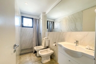 In-room Bathroom Beautiful 1 Bedroom Apartment in Pichincha Neighborhood