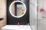 Toilet Kamar Moxy Berlin Airport