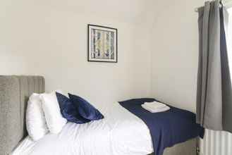 Kamar Tidur 4 Alderton House