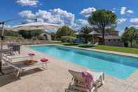 Swimming Pool Villa Le Logge 12 1 in Todi