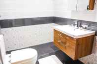 Toilet Kamar Studio Apartments in Glamz Tower