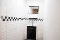 In-room Bathroom Hotelshere-Ximen