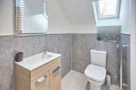 Toilet Kamar Host Stay Littlebeck House Briggswath