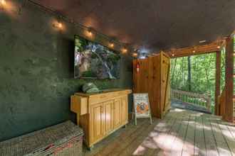 Lobi 4 Dancing Bears Cabin With hot tub Fireplace Creek