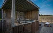 Kemudahan Hiburan 2 Three Cliffs Glamping Tent - Llangennith