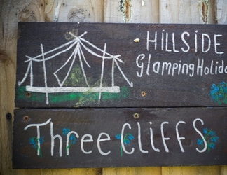 Exterior 2 Three Cliffs Glamping Tent - Llangennith