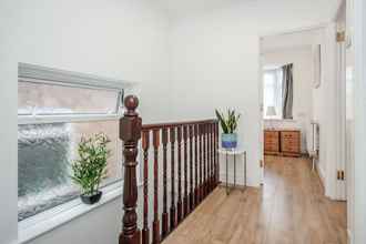 Bedroom 4 Lovely 4-bedroom House Near Romford Station