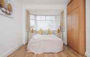 Kamar Tidur 6 Lovely 4-bedroom House Near Romford Station