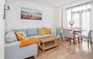 พื้นที่สาธารณะ 2 Lovely 4-bedroom House Near Romford Station