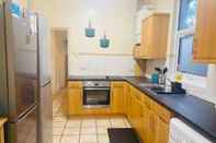 Kamar Tidur Immaculate 6-bed House in Coventry