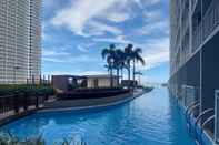 Swimming Pool The Breeze Residences