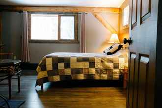Bedroom 4 Arctic Divide Lodge