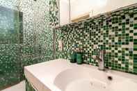 In-room Bathroom Missafir Comfy and Fully Equipped Home