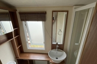 In-room Bathroom 2-bedroom Parkhome in Uddingston, Glasgow