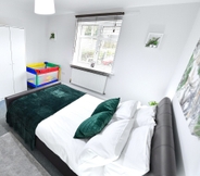 Bedroom 7 Clapham Junction - 2 Bedroom Apartment