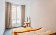 Bedroom 6 2 Bed Apartment Right on Trafalgar Square