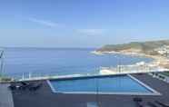 Swimming Pool 4 Cliffs Apartment - Astonishing bay view