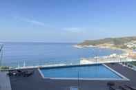 Kolam Renang Cliffs Apartment - Astonishing bay view