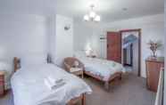 อื่นๆ 2 Stormy Castle - 6 Bedroom Sleeps 14 - Llangenith