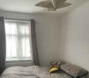 Lainnya 7 Impeccable 2-bed House in Leytonstone East London