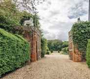 Lain-lain 7 Lavish Tudor Estate Gardens - Sleeps 25