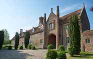 Others 5 Lavish Tudor Estate Gardens - Sleeps 25
