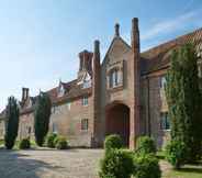 Lain-lain 5 Lavish Tudor Estate Gardens - Sleeps 25