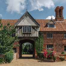 Lain-lain 4 Lavish Tudor Estate Gardens - Sleeps 25