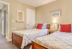 その他 5 Victoria's and Bent Beach Cottage's Combo