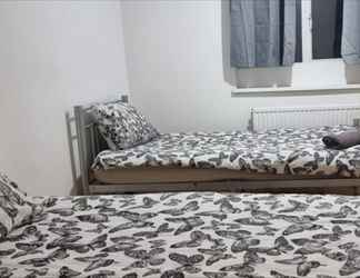 Lainnya 2 Double Bedroom in House Share for Rent