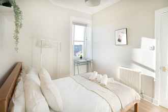 Others 4 Bright 2 bed Apartment by Rodney st