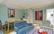 Others 2 Stunning Bayswater Apartment Near Hyde Park by Underthedoormat