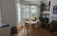 Others 5 Stylish 2 Bedroom Apartment in Peckham