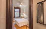 Others 4 Beautiful Vintage 2BR- Heart Of Downtown