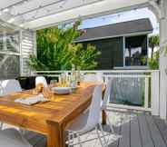 อื่นๆ 2 Hemlock by Avantstay Minutes From Folly Beach w/ Multiple Patios