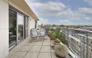 Lain-lain 6 Superb Apartment With Terrace Near the River in Putney by Underthedoormat