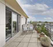 Others 6 Superb Apartment With Terrace Near the River in Putney by Underthedoormat